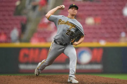 Burns Wins 12th Straight Decision, Stewart Hits 24th HR, As Reds Beat Pirates 10-2